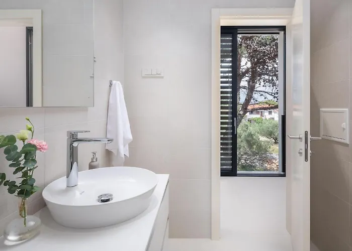 1 Bedroom Amazing In Appartement *